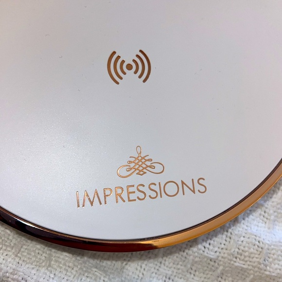 Hello Kitty LED Rechargeable Makeup Mirror ***EXCELLENT CONDITION *** - Picture 3 of 6